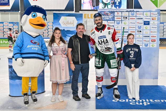 Dolomitencup 2026; Eisbären Berlin - Augsburger Panther; 23.08.2026 NEUMARKT, ITALY - 23. AUGUST: im Bild Trevor PARKES (Augsburger Panther 84) nach dem Testspiel zwischen den Eisbären Berlin und den Augsburger Panthern beim Dolomitencup in der Würth Arena Neumarkt *** Dolomites Cup 2026 Eisbären Berlin vs. Augsburger Panther August 23, 2026 NEUMARKT, ITALY August 23. Pictured: Trevor PARKES, Augsburger Panther 84, after the exhibition game between the Eisbären Berlin and the Augsburger Panther at the Dolomiten Cup in the Würth Arena in Neumarkt Copyright: xBEAUTIFULxSPORTS Goldbergx