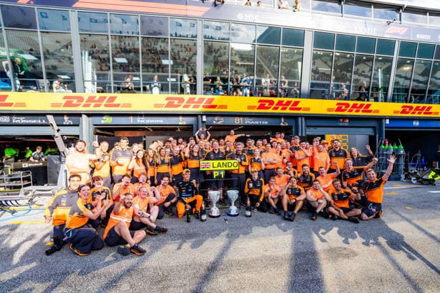 F1 Dutch Grand Prix - Lando Norris Celebrates Victory Lando Norris of McLaren Mastercard Formula 1 Team and McLaren Team celebrates their victory with trophies and champagne in front of their garage on race day during the 2026 Formula 1 Heineken Dutch Grand Prix at the Zandvoort Circuit in Zandvoort, Netherlands on August 23, 2026. Photo by Antoine Lapeyre Reveries Agency ABACAPRESS.COM Zandvoort Netherlands  Copyright: xAntoinexLapeyre ReveriesxAgency ABACAx
