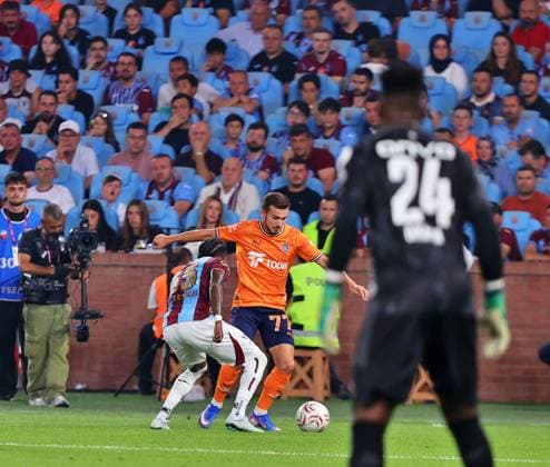 Trabzonspor v Basaksehir - Turkish Super Lig TRABZON, TURKIYE - AUGUST 23: Ivan Brnic (77) of Trabzonspor in action during the Turkish Super Lig week 2 football match between Trabzonspor and Istanbul Basaksehir at Papara Park in Trabzon, Turkiye on August 23, 2026. Hamza Onder Kuloglu Anadolu Trabzon Turkey. Editorial use only. Please get in touch for any other usage.  Copyright: x2026xAnadoluxHamzaxOnderxKuloglux