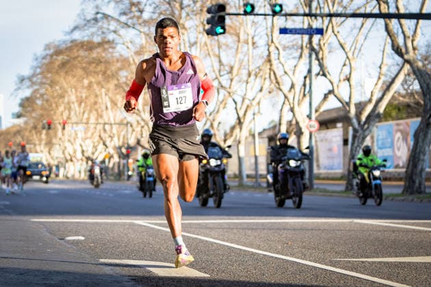 TRACK AND FIELD - Marathon - Buenos Aires 21K Half Marathon Photo by IPA ABACAPRESS.COM87736116 - Runners at the 21K Buenos Aires Half Marathon, particPhoto by IPA ABACAPRESS.COMting in the street race in Argentina. Buenos Aires Argentina  Copyright: xIPAxSport ABACAx