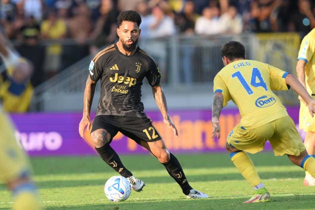 Frosinone Calcio v Juventus - Serie A FROSINONE, ITALY - AUGUST 23 : Douglas Luiz of Juventus F C in action during the Serie A soccer match between Frosinone and Juventus Stadio Benito Stirpe on August 23, 2026 in Frosinone, Italy. Claudio Pasquazi Anadolu Frosinone Italy. Editorial use only. Please get in touch for any other usage.  Copyright: x2026xAnadoluxClaudioxPasquazix