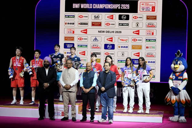 2026 BWF World Championships: Medallists of Women s Doubles New Delhi, Aug 23 (ANI): (L-R) China s Liu Sheng Shu and Tan Ning (Silver), South Korea s Baek Ha-na and Lee So Hee (Gold), China s Li Yi Jing and Luo Xu Min (Bronze), and India s Treesa Jolly and Gayatri Gopichand Pullela (Bronze) from the women s doubles category stand on the podium with their medals at the BWF World Championships at Indira Gandhi Indoor Stadium, in New Delhi on Sunday. NEW DELHI Delhi India Copyright: xANIx ANI_20260823252
