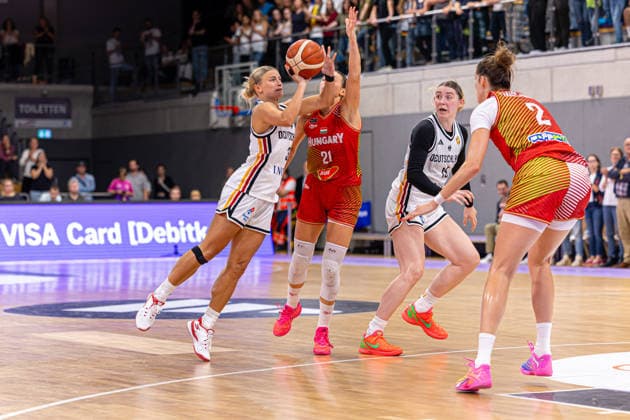 GOETTINGEN, GERMANY - AUGUST 23: Alexandra Wilke (Germany, 3) with ball during the exhibition game, match between Germany vs. Hungary at Sparkassen-Arena on August 23, 2026 in Goettingen, Germany. Lower Saxony Germany Copyright: xBEAUTIFULxSPORTS Freudensteinx