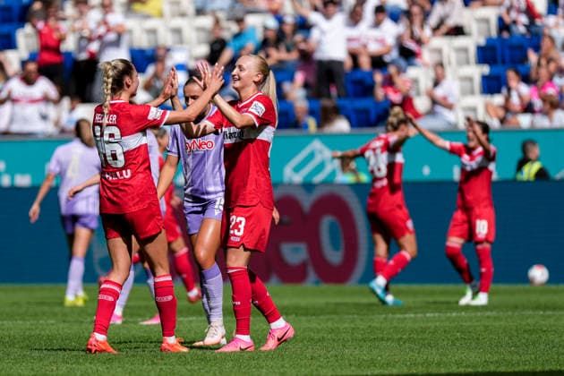 v.li.: Janina Hechler (VfB, 16), Luzie Zähringer (VfB, 23), Spielerinnen vom VfB Stuttgart, Jubel nach dem Schlusspfiff, Freude über den Sieg, Sieger, Gewinner, jubelt, jubeln, fröhlich, positiv, freut sich, freuen, optimistisch, Highlight, Action, Aktion, 23.08.2026, Sinsheim (Deutschland), Fussball, Google Pixel Frauen-Bundesliga, TSG 1899 Hoffenheim - VfB Stuttgart, DFB DFL REGULATIONS PROHIBIT ANY USE OF PHOTOGRAPHS AS IMAGE SEQUENCES AND OR QUASI-VIDEO. *** From left: Janina Hechler (VfB), 16, Luzie Zähringer (VfB), 23, players from VfB Stuttgart, Celebration after the final whistle, joy over the victory, winners, celebrating, cheerful, positive, happy, optimistic, highlight, action, August 23, 2026, Sinsheim, Germany, soccer, Google Pixel Women s Bundesliga, TSG 1899 Hoffenheim vs. VfB Stuttgart, DFB and DFL regulations prohibit any use of photographs as image sequences and or quasi-video xozx