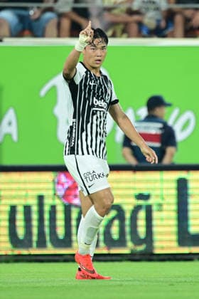 Alanyaspor v Besiktas - Turkish Super Lig ANTALYA, TURKIYE - AUGUST 23: Besiktas player Hyeongyu Oh competes during the Turkish Super Lig 2nd week match between Corendon Alanyaspor and Besiktas at Alanya Oba Stadium in Antalya, Turkiye on August 23, 2026. Orhan Cicek Anadolu Antalya Turkey. Editorial use only. Please get in touch for any other usage.  Copyright: x2026xAnadoluxOrhanxCicekx
