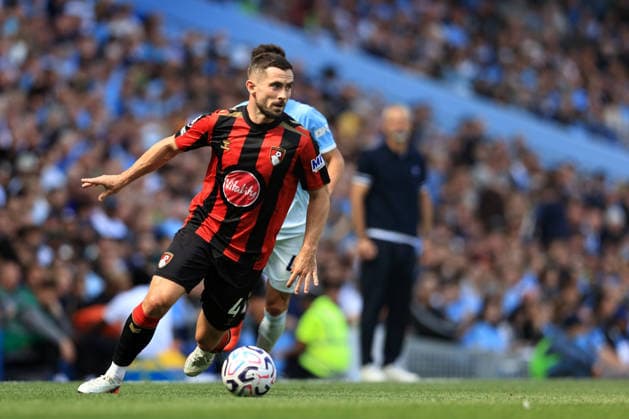 23rd August 2026; Etihad Stadium, Manchester, Lancashire, England; Premier League Football, Manchester City versus AFC Bournemouth; Alex Scott of Bournemouth runs with the ball DavidxBlunsden