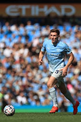 23rd August 2026; Etihad Stadium, Manchester, Lancashire, England; Premier League Football, Manchester City versus AFC Bournemouth; Elliot Anderson of Manchester City runs with the ball DavidxBlunsden