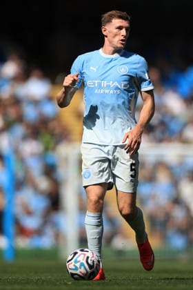 23rd August 2026; Etihad Stadium, Manchester, Lancashire, England; Premier League Football, Manchester City versus AFC Bournemouth; Elliot Anderson of Manchester City runs with the ball DavidxBlunsden