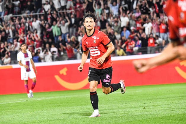 FOOTBALL : Stade Rennais vs Paris SG - Ligue 1 - JournÃ e 1 - 23 08 2026 Joie des joueurs du Stade Rennais aprÃ s le but de Esteban Lepaul (Stade Rennais) RennesFrance  Copyright: xBaptistexAutissierx