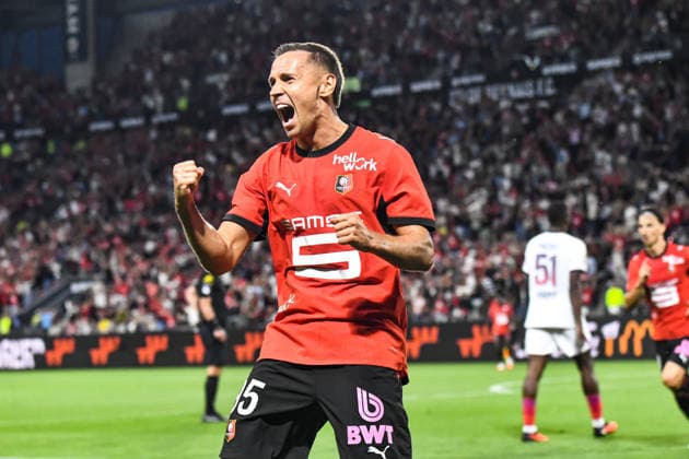 FOOTBALL : Stade Rennais vs Paris SG - Ligue 1 - JournÃ e 1 - 23 08 2026 Joie des joueurs du Stade Rennais aprÃ s le but de Esteban Lepaul (Stade Rennais) RennesFrance  Copyright: xBaptistexAutissierx