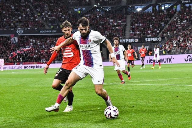FOOTBALL : Stade Rennais vs Paris SG - Ligue 1 - JournÃ e 1 - 23 08 2026 Khvicha Kvaratskhelia (Paris SG) Sebastian Szymanski (Stade Rennais) RennesFrance  Copyright: xBaptistexAutissierx