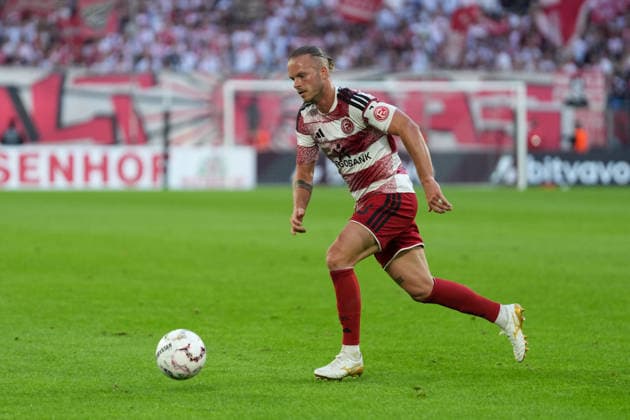 Jorrit Hendrix (Fortuna Düsseldorf, 08) am Ball , Deutschland, Fußball, 1. Runde, DFB Pokal, 2026 2027, Fortuna Düsseldorf vs. SC Freiburg, 23.08.2026, Merkur Spiel-Arena, Düsseldorf Düsseldorf Merkur Spiel-Arena Nordrhein-Westfalen Deutschland *** Jorrit Hendrix, Fortuna Düsseldorf, 08 am Ball, Germany, Soccer, Round 1, DFB Cup, 2026–2027, Fortuna Düsseldorf vs. SC Freiburg, August 23, 2026, Merkur Spiel Arena, Düsseldorf, Merkur Spiel Arena, Düsseldorf, North Rhine-Westphalia, Germany Copyright: xArnexAmbergx