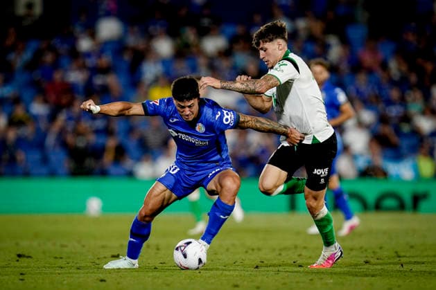 August 23, 2026, Getafe, Madrid, Spain: Martin Satriano of Getafe CF in action during the Spanish League, LaLiga EA Sports, football match played between Getafe CF and Real Racing Club de Santander at Coliseum de Getafe stadium on August 23, 2026, in Getafe, Madrid, Spain. Getafe Spain - ZUMAa181 20260823_zaa_a181_147 Copyright: xAngelxPerezxMecax