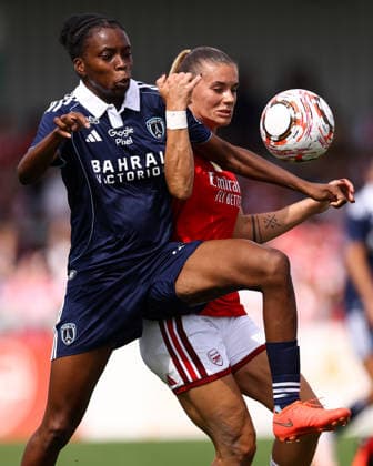 Arsenal v Paris FC Women 23 August 2026, Borehamwood - Pre Season Friendly - Arsenal v Paris FC Women - Hillary Diaz of Paris FC and Selina Cerci of Arsenal - Photo: Jacques Feeney Offside. Borehamwood UK *** Arsenal gegen Paris FC Women, 23. August 2026, Borehamwood – Freundschaftsspiel zur Saisonvorbereitung: Arsenal gegen Paris FC Women. Hillary Diaz vom Paris FC und Selina Cerci von Arsenal. Foto: Jacques Feeney. Abseits. Borehamwood, Großbritannien  Copyright: xJacquesxFeeneyx xOffsidexOffside