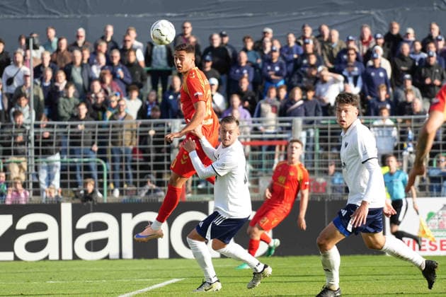 Fußball I Herren I Saison 2026-2027 I DFB-Pokal I 1. Runde I 1. FC Phönix Lübeck - SC Paderborn 07 I 23.08.2026 Stefano Marino (30, SC Paderborn 07) und Jannes Vollert (3, 1. FC Phönix Lübeck) im Kampf um den Ball Lübeck Stadion an der Lohmühle Schleswig-Holstein Deutschland *** Soccer I Men s I 2026–2027 Season I DFB Cup I First Round I 1 FC Phönix Lübeck vs. SC Paderborn 07 I August 23, 2026 Stefano Marino 30, SC Paderborn 07, and Jannes Vollert 3, 1 FC Phönix Lübeck battling for the ball at Lübeck’s Stadion an der Lohmühle, Schleswig-Holstein, Germany Copyright: xLobeca MaschaxHolmx