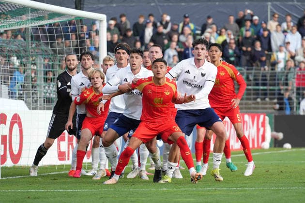 Fußball I Herren I Saison 2026-2027 I DFB-Pokal I 1. Runde I 1. FC Phönix Lübeck - SC Paderborn 07 I 23.08.2026 Getümmel während eines Eckstoßes Lübeck Stadion an der Lohmühle Schleswig-Holstein Deutschland *** Soccer I Men s I 2026–2027 Season I DFB Cup I First Round I 1. FC Phönix Lübeck vs. SC Paderborn 07 I August 23, 2026 Scuffle during a corner kick at Lübeck’s Stadion an der Lohmühle, Schleswig-Holstein, Germany Copyright: xLobeca MaschaxHolmx