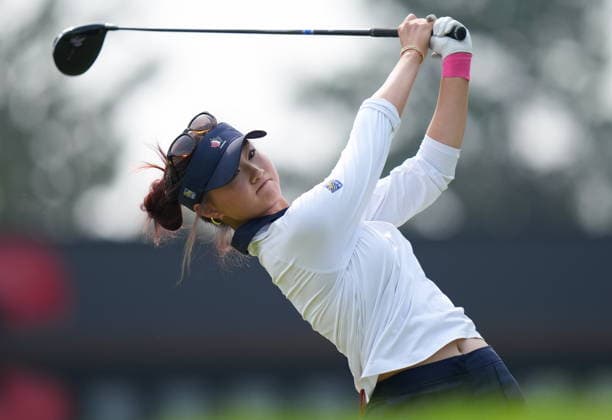August 23, 2026, Edmonton, Ab, CANADA: Michelle Xing, of Canada, hits her tee shot on the 10th hole during the final round at the LPGA, Golf Damen CPKC Canadian Women s Open golf tournament, in Edmonton, on Sunday, Aug. 23, 2026. Canada News - August 23, 2026  - ZUMAc35_ 20260823_zaf_c35_018 Copyright: xDarrylxDyckx