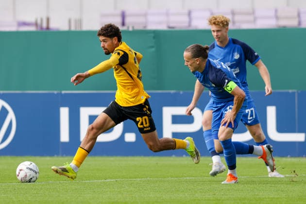 23.08.2026, xgrfx, Fussball DFB Pokal 1.Runde, SV Westfalia Rhynern - Dynamo Dresden v.l. Ben Bobzien (Dynamo Dresden), Michael Wiese (SV Westfalia Rhynern) (DFL DFB REGULATIONS PROHIBIT ANY USE OF PHOTOGRAPHS as IMAGE SEQUENCES and or QUASI-VIDEO) Münster *** August 23, 2026, xgrfx, Soccer DFB Cup First Round, SV Westfalia Rhynern vs. Dynamo Dresden, Ben Bobzien (Dynamo Dresden), Michael Wiese (SV Westfalia Rhynern). DFL and DFB regulations prohibit any use of photographs as image sequences and or quasi-video. Münster