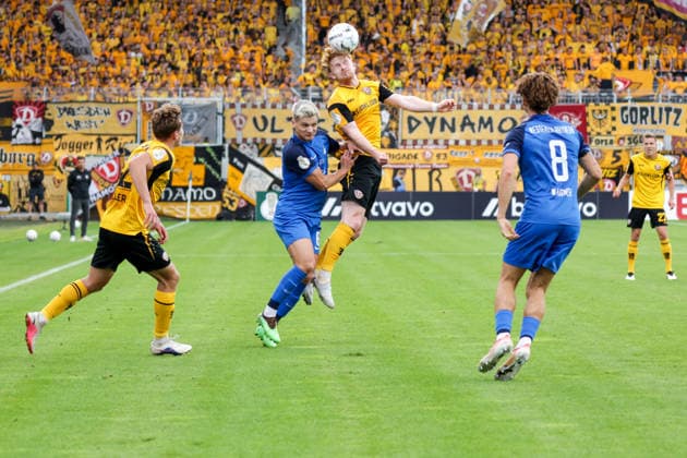 23.08.2026, xgrfx, Fussball DFB Pokal 1.Runde, SV Westfalia Rhynern - Dynamo Dresden v.l. Julius Woitaschek (SV Westfalia Rhynern), Robert Wagner (Dynamo Dresden) (DFL DFB REGULATIONS PROHIBIT ANY USE OF PHOTOGRAPHS as IMAGE SEQUENCES and or QUASI-VIDEO) Münster *** August 23, 2026, xgrfx, Soccer DFB Cup 1st Round, SV Westfalia Rhynern vs. Dynamo Dresden, Julius Woitaschek (SV Westfalia Rhynern), Robert Wagner (Dynamo Dresden). DFL and DFB regulations prohibit any use of photographs as image sequences and or quasi-video. Münster