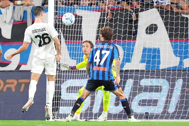 Sassulo s Cas Odenthal scores goal 1-1 during the Serie A soccer match between Atalanta and Sassuolo the New Balance Arena in Bergamo, north Italy - Sunday , August 23 , 2026. - Soccer  Copyright: xSpada LaPressex