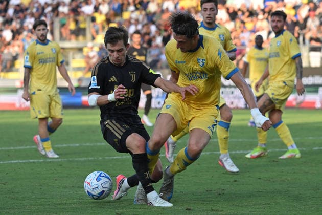IPA87740428 - Francisco Conceicao of Juventus and Giorgio Cittadini of Frosinone during the 2026–2027 Serie A match between Frosinone and Juventus at Benito Stirpe Stadium in Frosinone, Italy, on August 23, 2026. Mattia Vian  Copyright: xMattiaxVian IPAxSportx xx 87740428