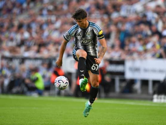 Lewis Miley of Newcastle United Newcastle United v Liverpool, Premier League Football, Football, St James Park, Newcastle, UK - 23 Aug 2026Newcastle St James Park United Kingdom EDITORIAL USE ONLY No use with unauthorised audio, video, data, fixture lists, club league logos or live services. Online in-match use limited to 120 images, no video emulation. No use in betting, games or single club league player publications.  Copyright: xRichardxLee Shutterstockx 17112314cv