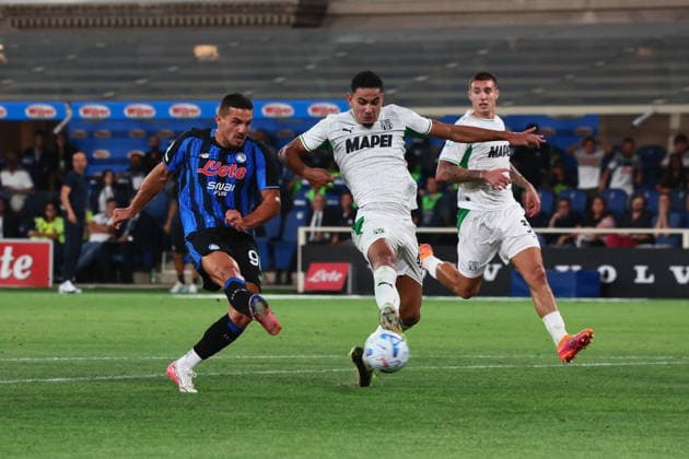 August 23, 2026, Bergamo, Lombardia: Atalanta s Nikola Krstovic scores the goal 2-1 during the Italian Serie A soccer match Atalanta BC vs Sassuolo Calcio at the New Balance Arena in Bergamo, Italy, 23 August 2026. ANSA MICHELE MARAVIGLIA. Soccer: Serie A; Atalanta-Sassuolo  - ZUMAa110 20260823_zaf_a110_062 Copyright: xMichelexMaravigliax