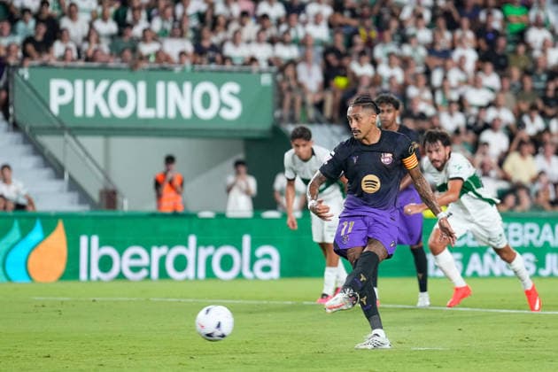 August 23, 2026, Elche, Elche, Spain: Raphinha Dias Belloli of FC Barcelona, Barca shoots for goal from penalty spot during the Spanish League, LaLiga EA Sports, football match played between Elche CF and FC Barcelona at Estadio Manuel Martinez Valero on August 23, 2026, in Elche, Spain. Elche CF V FC Barcelona - LaLiga EA Sports  - ZUMAa181 20260823_zaa_a181_167 Copyright: xDennisxAgyemanx