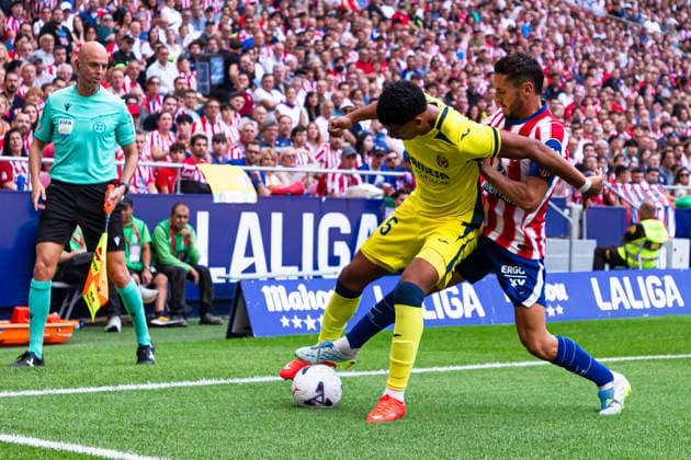 ESP: Atletico de Madrid v Villarreal CF La Liga EA Sports Santiago Mourino of Villarreal is defended by Koke of Atletico de Madrid during La Liga EA Sports match between Atletico de Madrid and Villarreal CF at Estadio Riyadh Air Metropolitano on August 23, 2026 in Madrid, Spain. Madrid Madrid Spain Football *** ESP Atlético de Madrid vs. Villarreal CF La Liga EA Sports: Santiago Mourino of Villarreal is marked by Koke of Atlético de Madrid during the La Liga EA Sports match between Atlético de Madrid and Villarreal CF at Estadio Riyadh Air Metropolitano on August 23, 2026 in Madrid, Spain Madrid Madrid Spain Soccer Copyright: xALEJANDROxMATIASx