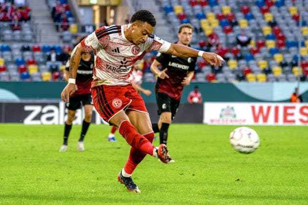23.08.2026, xkkux, Fußball, Fortuna Düsseldorf - SC Freiburg, 1. Runde DFB-Pokal 2026 27, MERKUR SPIEL-ARENA, Saison 2026 2027: Steven van der Sloot (Fortuna Düsseldorf 02) DFB regulations prohibit any use of photographs as image sequences and or quasi-video. Nordrhein-Westfalen Deutschland *** August 23, 2026, xkkux, Soccer, Fortuna Düsseldorf vs. SC Freiburg, 1st Round of the 2026–27 DFB Cup, MERKUR SPIEL ARENA, 2026–2027 season, Steven van der Sloot, Fortuna Düsseldorf 02. DFB regulations prohibit any use of photographs as image sequences and or quasi-video. North Rhine-Westphalia, Germany