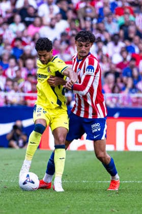 ESP: Atletico de Madrid v Villarreal CF La Liga EA Sports Ayoze Perez of Villarreal protects the ball against Marc Pubill of Atletico de Madrid during La Liga EA Sports match between Atletico de Madrid and Villarreal CF at Estadio Riyadh Air Metropolitano on August 23, 2026 in Madrid, Spain. Madrid Madrid Spain Football *** ESP Atlético de Madrid vs. Villarreal CF La Liga EA Sports Ayoze Pérez of Villarreal shields the ball from Marc Pubill of Atlético de Madrid during a La Liga EA Sports match between Atlético de Madrid and Villarreal CF at Estadio Riyadh Air Metropolitano on August 23, 2026 in Madrid, Spain Madrid Madrid Spain Soccer Copyright: xAlejandroxMatiasx