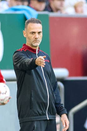 23.08.2026, GER, Fussball, Herren, DFB Pokal , Saison 2026 2027, Fortuna Düsseldorf - SC Freiburg Alexander Ende (F95) gestikuliert, Gestik *** August 23, 2026, GER, Soccer, Men s, DFB Cup, 2026–2027 Season, Fortuna Düsseldorf vs. SC Freiburg; Alexander Ende (F95) gesturing, gestures Copyright: xSvenxHanischx