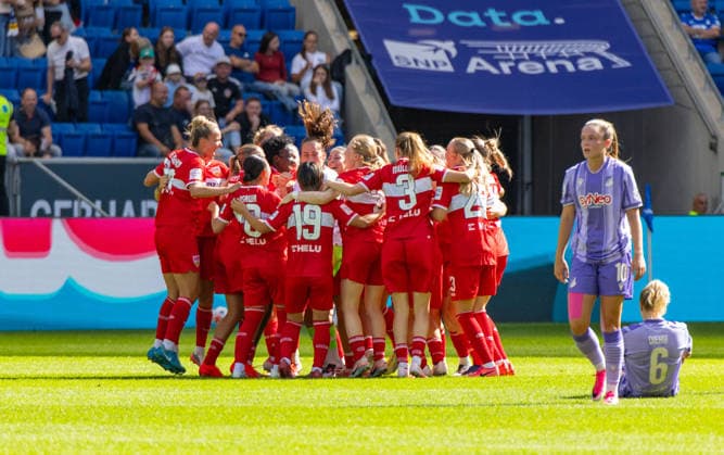23.08.26 Frauen TSG 1899 Hoffenheim - VfB Stuttgart Deutschland, Stuttgart, 23.08.2026, Fussball, Frauen, Bundesliga, Saison 2026 2027, TSG 1899 Hoffenheim - VfB Stuttgart: Team Mannschaft Spielerinnen VfB Stuttgart Schlussjubel. *** August 23, 2026 Women s TSG 1899 Hoffenheim vs. VfB Stuttgart Germany, Stuttgart, August 23, 2026, Soccer, Women s, Bundesliga, 2026–2027 Season, TSG 1899 Hoffenheim vs. VfB Stuttgart, Team, Squad, VfB Stuttgart Players, Victory Celebration