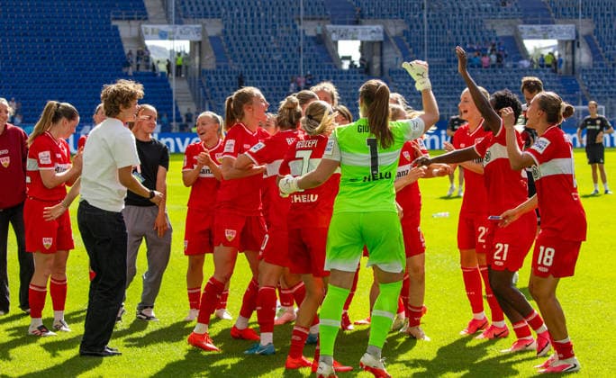 23.08.26 Frauen TSG 1899 Hoffenheim - VfB Stuttgart Deutschland, Stuttgart, 23.08.2026, Fussball, Frauen, Bundesliga, Saison 2026 2027, TSG 1899 Hoffenheim - VfB Stuttgart: Team Mannschaft Spielerinnen VfB Stuttgart Schlussjubel. *** August 23, 2026 Women s TSG 1899 Hoffenheim vs. VfB Stuttgart Germany, Stuttgart, August 23, 2026, Soccer, Women s, Bundesliga, 2026–2027 Season, TSG 1899 Hoffenheim vs. VfB Stuttgart, Team, Squad, VfB Stuttgart Players, Victory Celebration