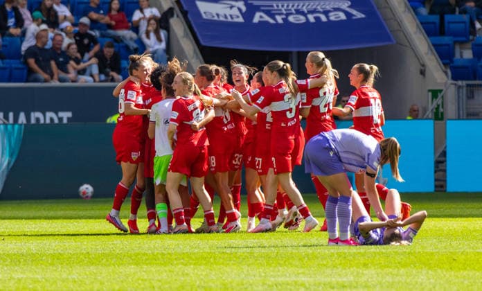 23.08.26 Frauen TSG 1899 Hoffenheim - VfB Stuttgart Deutschland, Stuttgart, 23.08.2026, Fussball, Frauen, Bundesliga, Saison 2026 2027, TSG 1899 Hoffenheim - VfB Stuttgart: Team Mannschaft Spielerinnen VfB Stuttgart Schlussjubel. *** August 23, 2026 Women s TSG 1899 Hoffenheim vs. VfB Stuttgart Germany, Stuttgart, August 23, 2026, Soccer, Women s, Bundesliga, 2026–2027 Season, TSG 1899 Hoffenheim vs. VfB Stuttgart, Team, Squad, VfB Stuttgart Players, Victory Celebration
