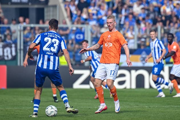 Fußball I Herren I Saison 2026-2027 I DFB-Pokal I FC Carl Zeiss Jena - SV Darmstadt 98 I 23.08.2026 Moritz Fritz (23, FC Carl Zeiss Jena), Kai Klefisch (17, SV Darmstadt 98) Jena Ernst-Abbe-Sportfeld, ad hoc Arena Thüringen Deutschland *** Soccer I Men s I 2026–2027 Season I DFB Cup I FC Carl Zeiss Jena vs. SV Darmstadt 98 I August 23, 2026 Moritz Fritz, 23, FC Carl Zeiss Jena, Kai Klefisch 17, SV Darmstadt 98 Jena Ernst Abbe Sportfeld, ad hoc Arena Thuringia, Germany Copyright: xLobeca InesxHähnelx
