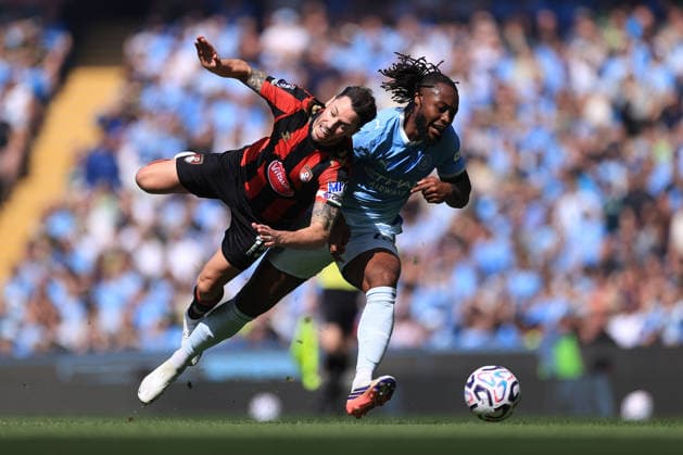 Football - Premier League - Manchester City v Bournemouth 23rd August 2026 - Premier League - Manchester City v Bournemouth - Antoine Semenyo of Manchester City battles with Adam Smith of Bournemouth - Photo: Simon Stacpoole Offside. Manchester UK *** Fußball: Premier League – Manchester City gegen Bournemouth, 23. August 2026 Premier League – Manchester City gegen Bournemouth Antoine Semenyo von Manchester City im Zweikampf mit Adam Smith von Bournemouth Foto: Simon Stacpoole Offside, Manchester, Großbritannien  Copyright: xSimonxStacpoolexOffside