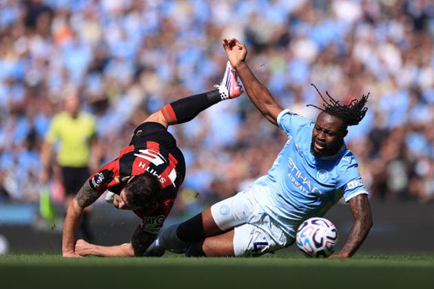 Football - Premier League - Manchester City v Bournemouth 23rd August 2026 - Premier League - Manchester City v Bournemouth - Antoine Semenyo of Manchester City battles with Adam Smith of Bournemouth - Photo: Simon Stacpoole Offside. Manchester UK *** Fußball: Premier League – Manchester City gegen Bournemouth, 23. August 2026 Premier League – Manchester City gegen Bournemouth Antoine Semenyo von Manchester City im Zweikampf mit Adam Smith von Bournemouth Foto: Simon Stacpoole Offside, Manchester, Großbritannien  Copyright: xSimonxStacpoolexOffside