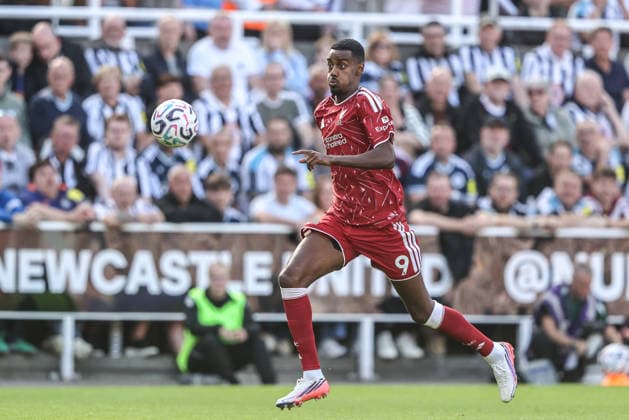 Premier League: Newcastle Untied v Liverpool Alexander Isak of Liverpool breaks with the ball during the Premier League match Newcastle Untied vs Liverpool at St. James s Park, Newcastle, United Kingdom on 23 August 2026 (Photo by Alfie Cosgrove News Images) Newcastle St. James s Park Tyne and Wear United Kingdom Copyright: xAlfiexCosgrove NewsxImagesx