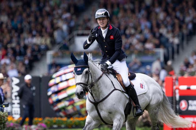 Harry CHARLES (GBR) auf LT Holst Freda, nach dem Zielsprung, Freude, Lachen, Jubel, gewinnt Bronze, Einzelbild, Einzelaktion, Aktion, Springen S3, Umlauf B, FEI Jumping World Championship, WM, Weltmeisterschaft - Individual Final - LONGINES-Preis, am 23.08.2026, FEI Reit Weltmeisterschaft Aachen 2026 vom 11. - 23.08.2026 in Aachen Deutschland; Â *** Harry CHARLES GBR on LT Holst Freda, after the final jump, joy, laughter, cheering, wins bronze, single frame, single action, action, Jumping S3, Round B, FEI Jumping World Championship Individual Final LONGINES Prize, on August 23, 2026, FEI World Equestrian Games Aachen 2026 from August 11–23, 2026 in Aachen, Germany Â