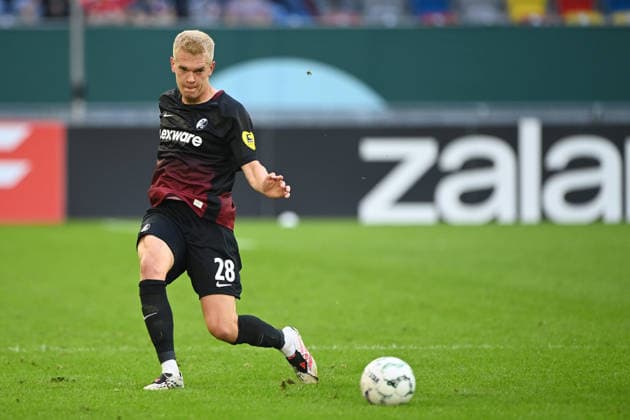 Matthias GINTER (FR) Aktion, Einzelaktion Fussball DFB Pokal, 1. Hauptrunde, Fortuna Duesseldorf (D) - SC Freiburg (FR) 1-5 am 23.08.2026 in der Merkur Spiel Arena Duesseldorf Deutschland. DFL DFB regulations prohibit any use of photographs as image sequences and or quasi-video Â *** Matthias GINTER FR Play, Individual Play, Soccer, DFB Cup, 1st Round, Fortuna Düsseldorf vs. SC Freiburg, Friday, August 23, 2026, at 1:05 p.m. at the Merkur Spiel Arena in Düsseldorf, Germany. DFL and DFB regulations prohibit any use of photographs as image sequences and or quasi-video.