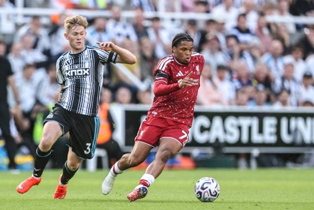 Premier League: Newcastle Untied v Liverpool Rio Ngumoha of Liverpool breaks with the ball during the Premier League match Newcastle Untied vs Liverpool at St. James s Park, Newcastle, United Kingdom on 23 August 2026 (Photo by Alfie Cosgrove News Images) Newcastle St. James s Park Tyne and Wear United Kingdom Copyright: xAlfiexCosgrove NewsxImagesx