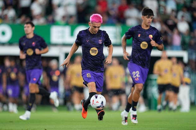 August 23, 2026, Elche, Elche, Spain: Pablo Martin Gavira Gavi of FC Barcelona, Barca warms up during the Spanish League, LaLiga EA Sports, football match played between Elche CF and FC Barcelona at Estadio Manuel Martinez Valero on August 23, 2026, in Elche, Spain. Elche Spain - ZUMAa181 20260823_zaa_a181_212 Copyright: xDennisxAgyemanx