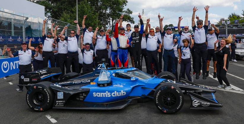 August 23, 2026: Kyle Kirkwood, driver of the 27 Andretti Honda poses with his car, trophy and the Honda team after the NTT IndyCar, Indy Car, IRL, USA Series Freedom 250 on August 22, 2026 on the streets of Washington, DC. CSM Washington Dc USA - ZUMAc04_ 20260823_zma_c04_111 Copyright: xJustinxCooperx