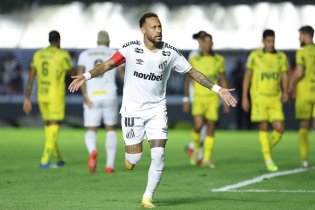 SANTOS, BRAZIL - AUGUST 23: Neymar of Santos gestures during a Brasileirao 2026 match between Santos and Mirassol at Vila Belmiro Stadium on August 23, 2026 in Santos, Brazil (Photo by Leo Barrilari Sports Press Photo SPP)  Copyright: xSportsxPressxPhotox Sportspressphoto_SPR214309