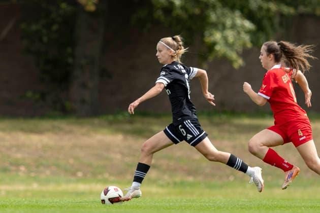 Regionalliga Nordost Frauen: 1. FFV Erfurt vs. 1. FC Union Berlin II; Erfurt; 23.08.2026 Leona Seifert ( 6; 1. FC Union Berlin II) gegen Jasmin Sautter ( 4; 1. FFV Erfurt) Regionalliga Nordost Frauen: 1. FFV Erfurt vs. 1. FC Union Berlin II; Sportforum Johannesplatz Erfurt; 23.08.2026 *** Northeast Regional League Women s Division 1: FFV Erfurt vs. 1 FC Union Berlin II, Erfurt, August 23, 2026—Leona Seifert (6) for 1 FC Union Berlin II vs. Jasmin Sautter (4) for FFV Erfurt, Northeast Regional League Women s Division 1: FFV Erfurt vs. 1 FC Union Berlin II, Sportforum Johannesplatz, Erfurt, August 23, 2026 Copyright: xBEAUTIFULxSPORTS Duehringx