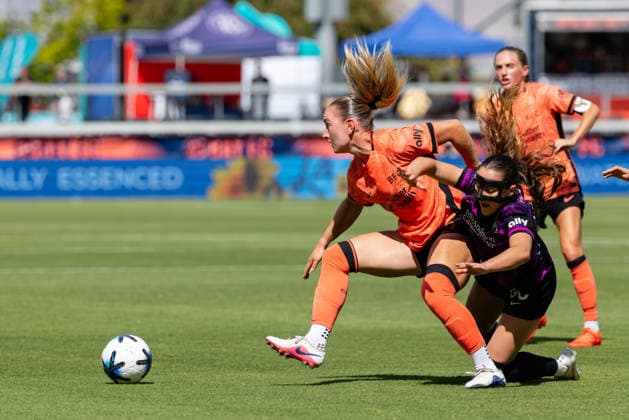 SAN JOSE, CA - AUGUST 23: Linda Ullmark 30 of the Houston Dash falls to the ground after contact with Heather Gilchrist 2 of Bay FC during NWSL match on August 23, 2026 at PayPal Park in San Jose, CA. (Photo by Matthew Huang Icon Sportswire) SOCCER: AUG 23 NWSL Bay FC vs Houston Dash EDITORIAL USE ONLY Icon260823004
