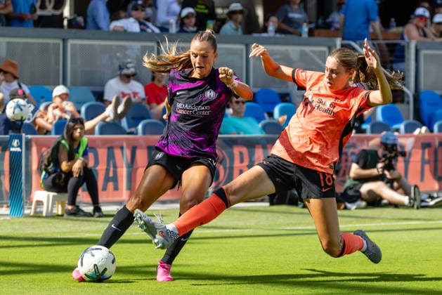 SAN JOSE, CA - AUGUST 23: Kate Faasse 23 of the Houston Dash and Joelle Anderson 18 of Bay FC battle for the ball during NWSL match on August 23, 2026 at PayPal Park in San Jose, CA. (Photo by Matthew Huang Icon Sportswire) SOCCER: AUG 23 NWSL Bay FC vs Houston Dash EDITORIAL USE ONLY Icon260823006