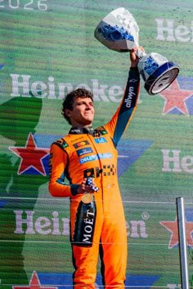 FIA Formula 1 World Championship, WM, Weltmeisterschaft Dutch Grand Prix 2026 Zandvoort, 20.08.2026, Das Rennen, Grosser Preis Sieger des Grand Prix in Zandvoort: Lando Norris *** FIA Formula 1 World Championship, 2026 Dutch Grand Prix at Zandvoort, August 20, 2026, The Race, Grand Prix Winner at Zandvoort: Lando Norris Copyright: xBahhoxKarax