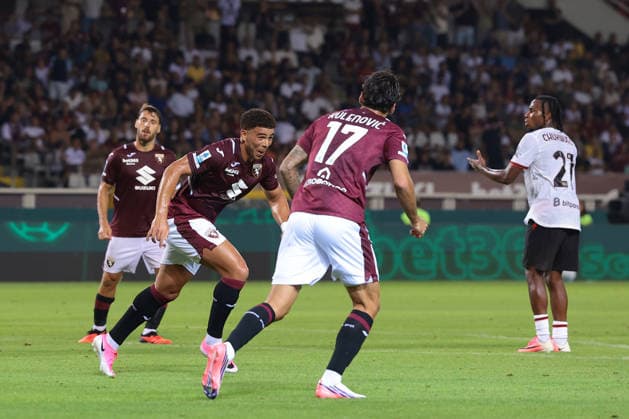 Torino v AC Milan - Serie A - Stadio Grande Torino Turin, Italy, 23rd August 2026. Che Adams of Torino FC celebrates after scoring a late goal and reduce the arrears to 2-1 during the Torino vs AC Milan Serie A match at Stadio Grande Torino, Turin. Picture credit should read: Jonathan Moscrop Turin Stadio Olimpico Grande Torino Italy